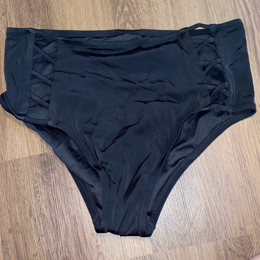 New never used shade and shore bottoms size L